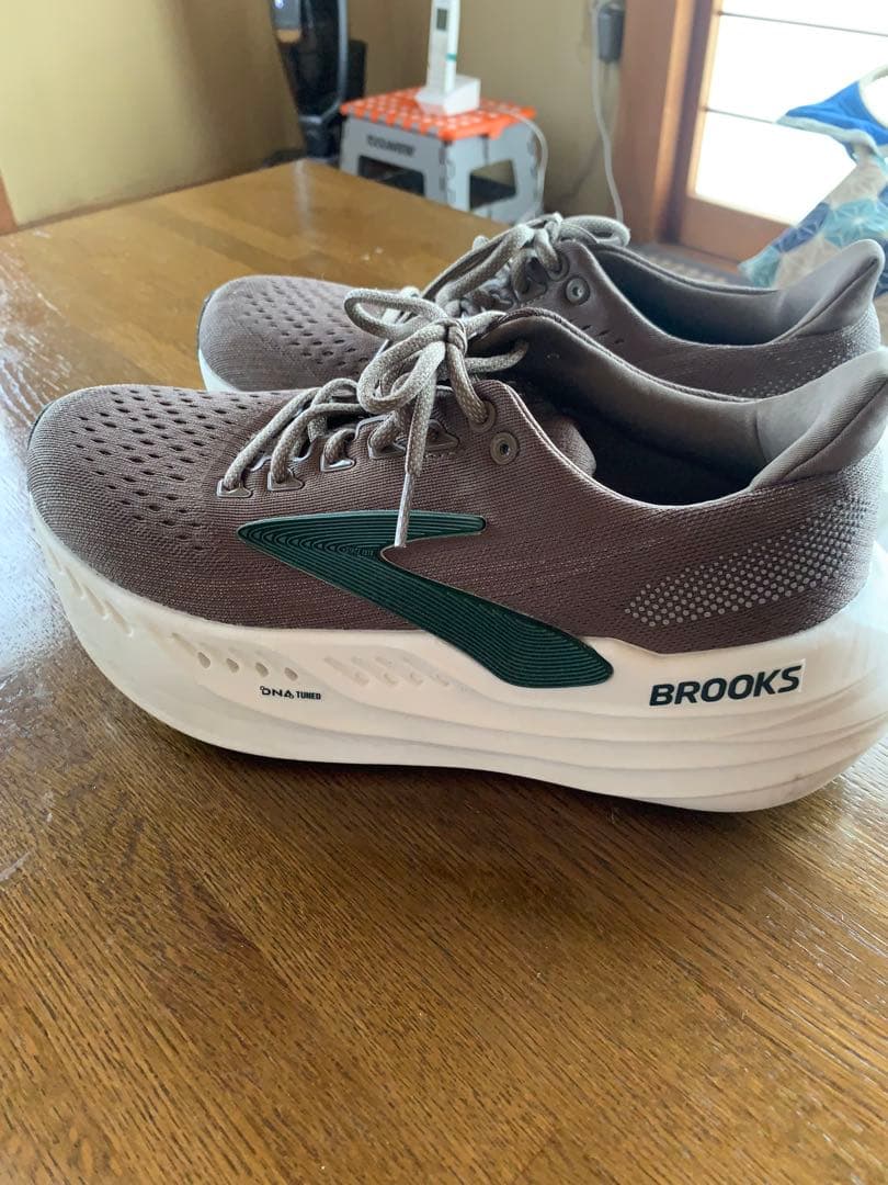 Brooks ランニングシューズ