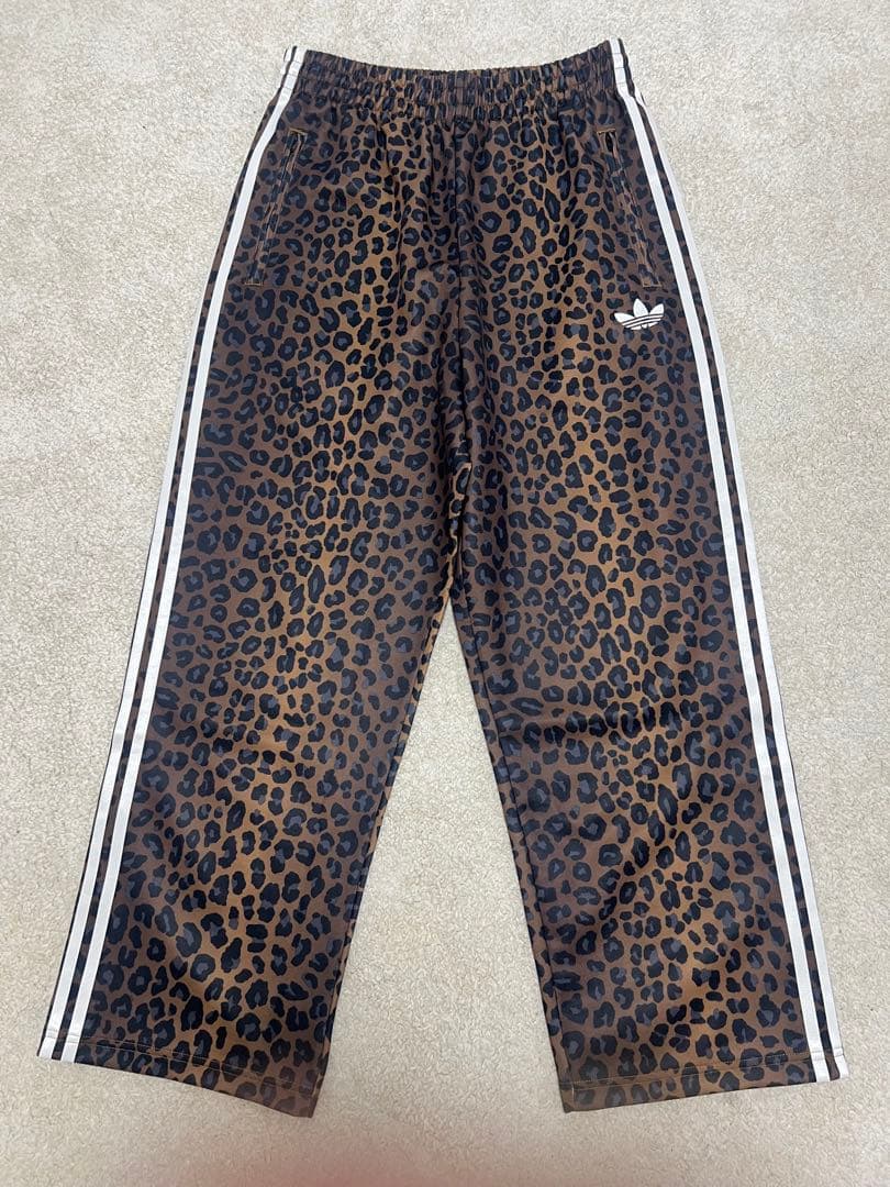 完売品　adidasレオパード トラックパンツ L