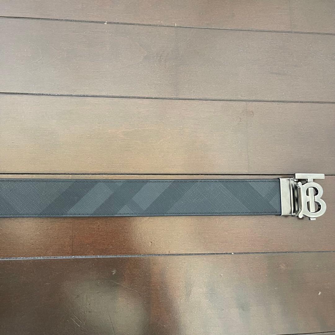 Burberry TBロゴバックルレザーベルトチェック柄 リバーシブル