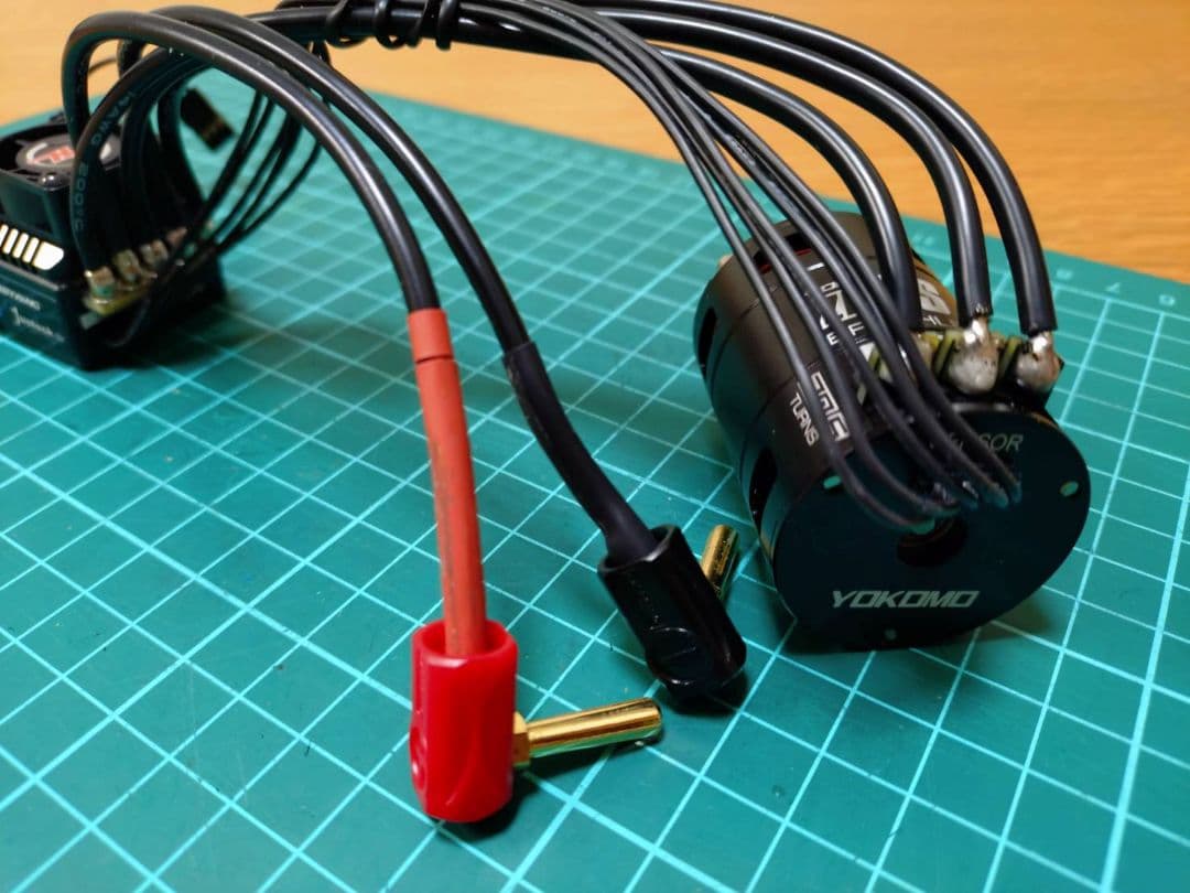 ★なみぞー★ヨコモ ブラシレスモーター 30.5T、ホビーウイング ESC