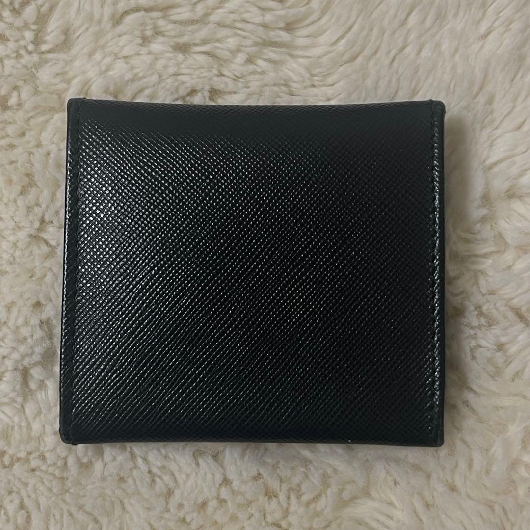 【極美品】PRADA プラダ　小銭入れ　ケース　黒　ゴールド　正規品
