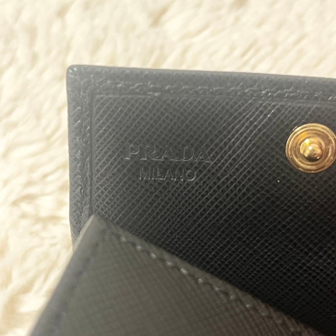 【極美品】PRADA プラダ　小銭入れ　ケース　黒　ゴールド　正規品