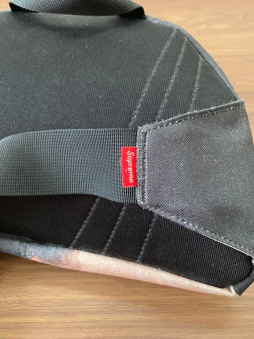 バッグ Supreme / The North Face Roo II \"Black\"