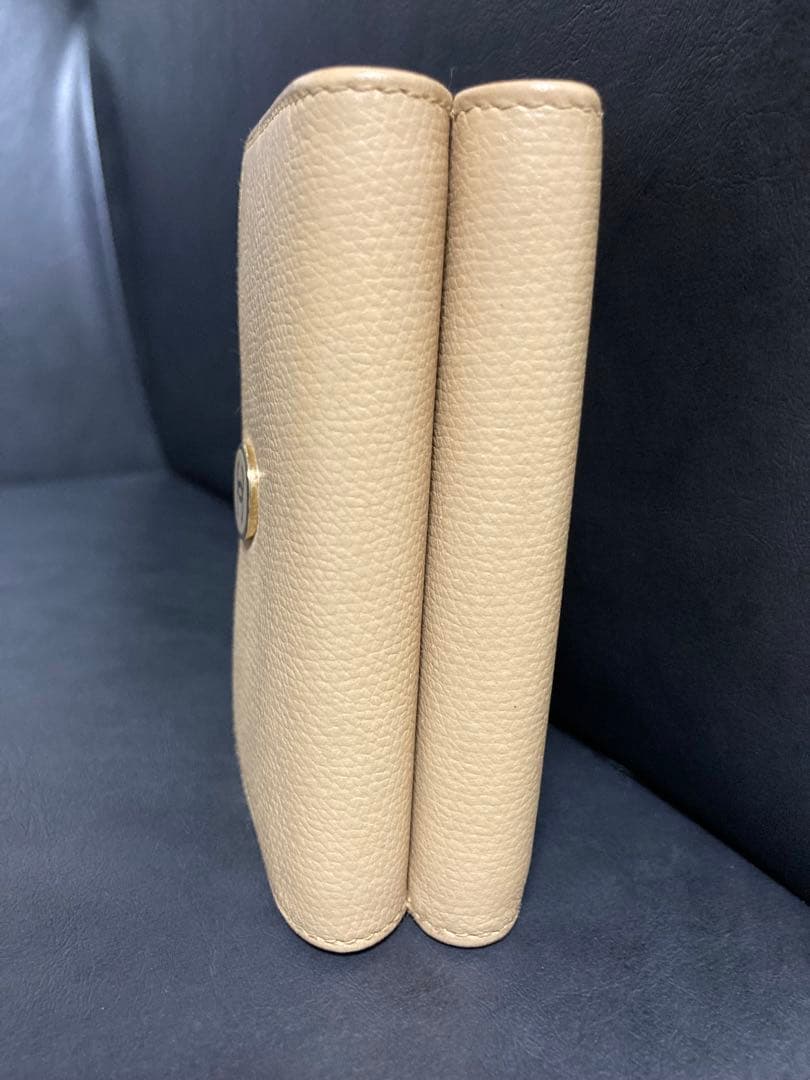 CHANEL シャネル　ココボタン　コンパクト 財布 ココマーク　ベージュ