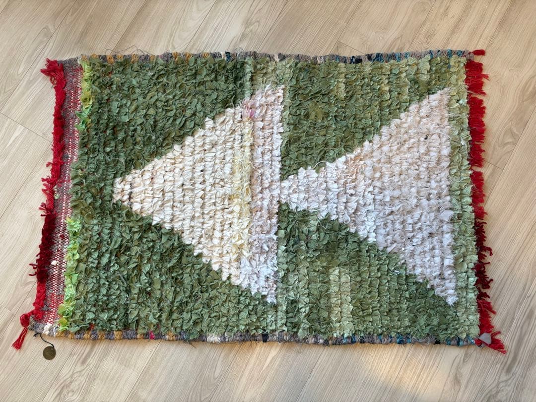 ボシャルウィットラグ　モロッコラグ