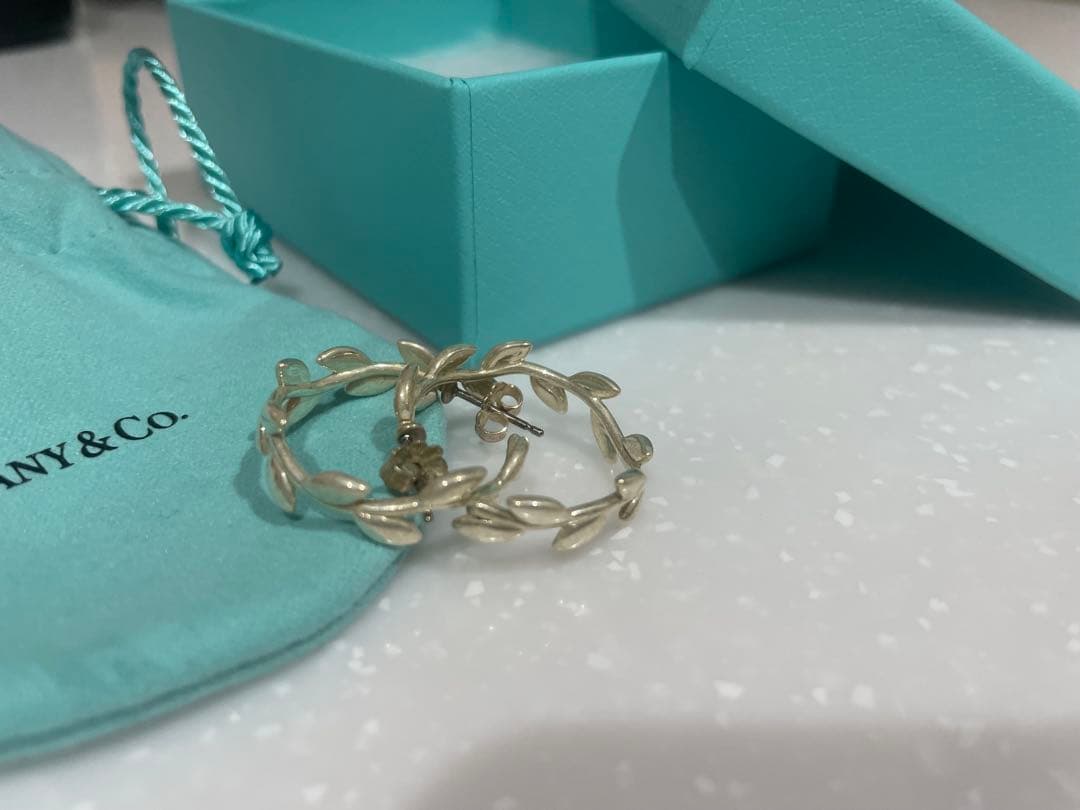 TIFFANY &CO オリーブ リーフ フープ ピアス