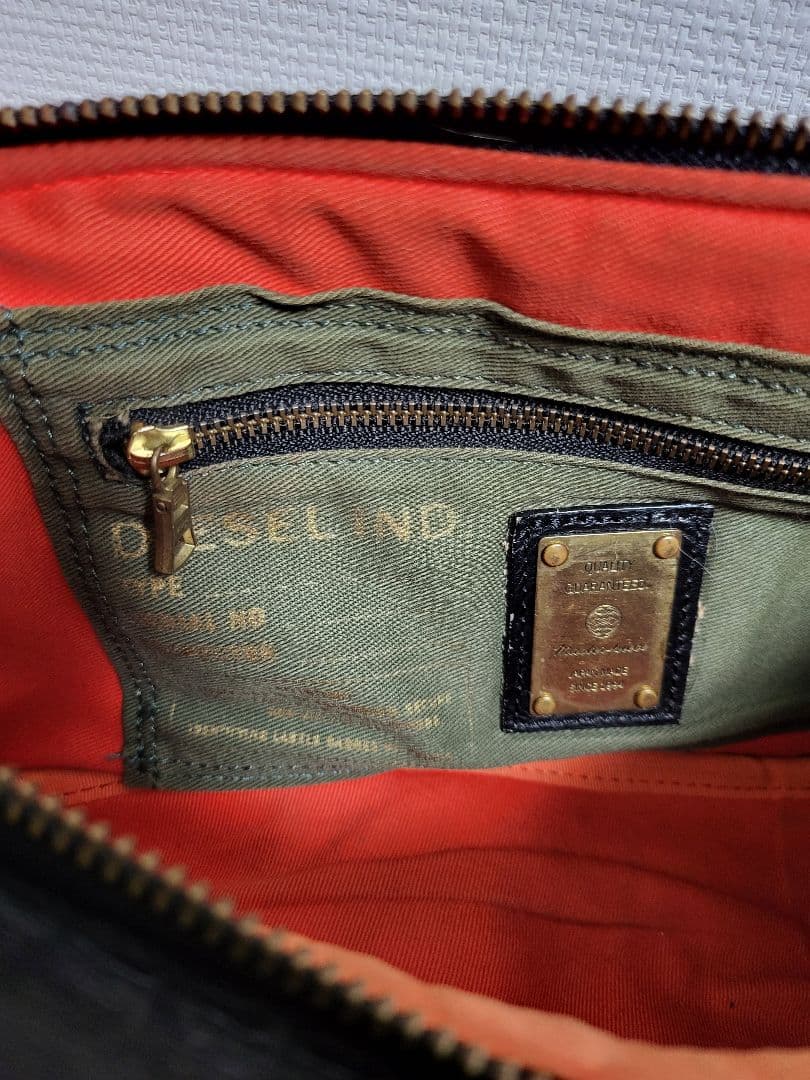 ディーゼル Masterpiece クロコダイル柄ボディーバッグ