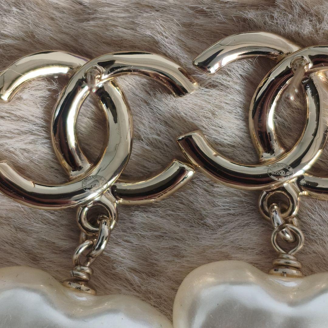 ハート型 ピアス CC パール ゴールド