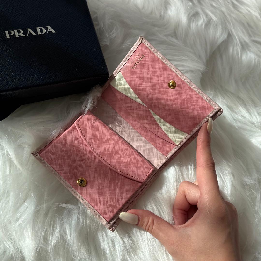 美品✨プラダ 二つ折り財布 サフィアーノシャイン レザー ピンク