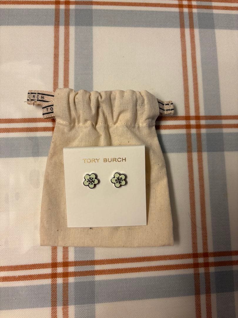 トリバーチ　ピアス