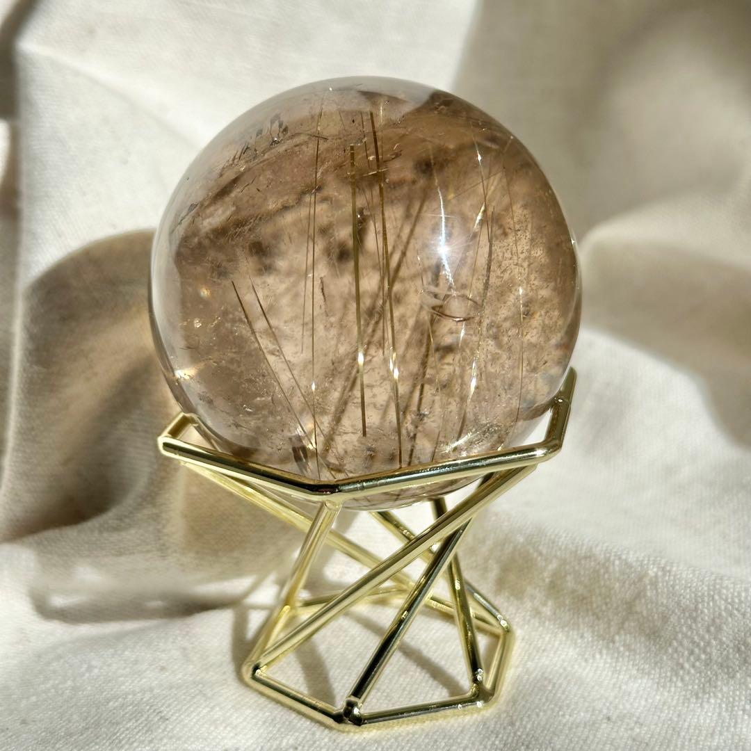 【スモーキー ゴールド ルチル クォーツ】 スフィア 丸玉 58mm 台座付き