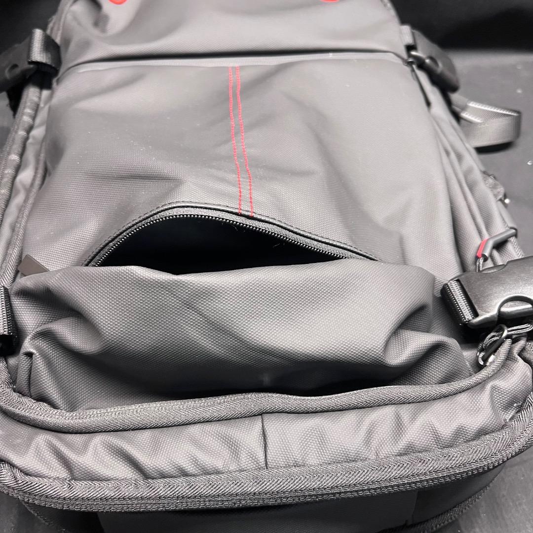 〇Of55 未使用 真空圧縮 バックパック トラベルバッグ