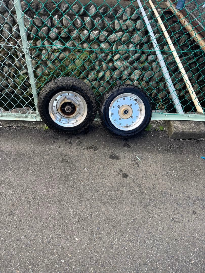 エイプ50アルミタイヤセット