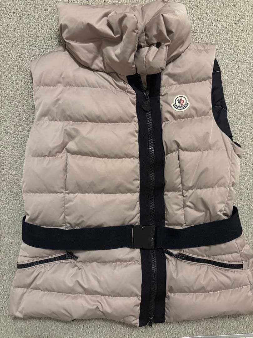 MONCLER フード付きダウンベスト ベージュ
