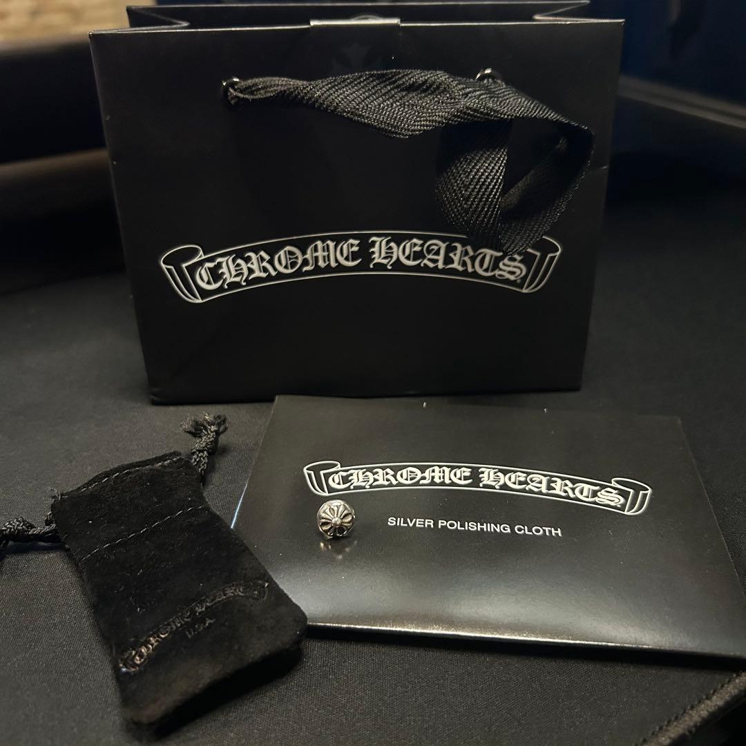 クロムハーツ ピアス クロスボールスタッド