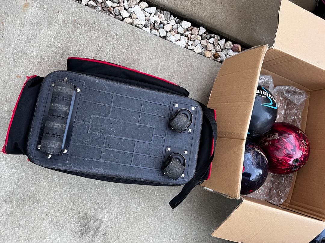 りおりお　ボウリングバッグ無しでボーリングボール14ポンド3個付き