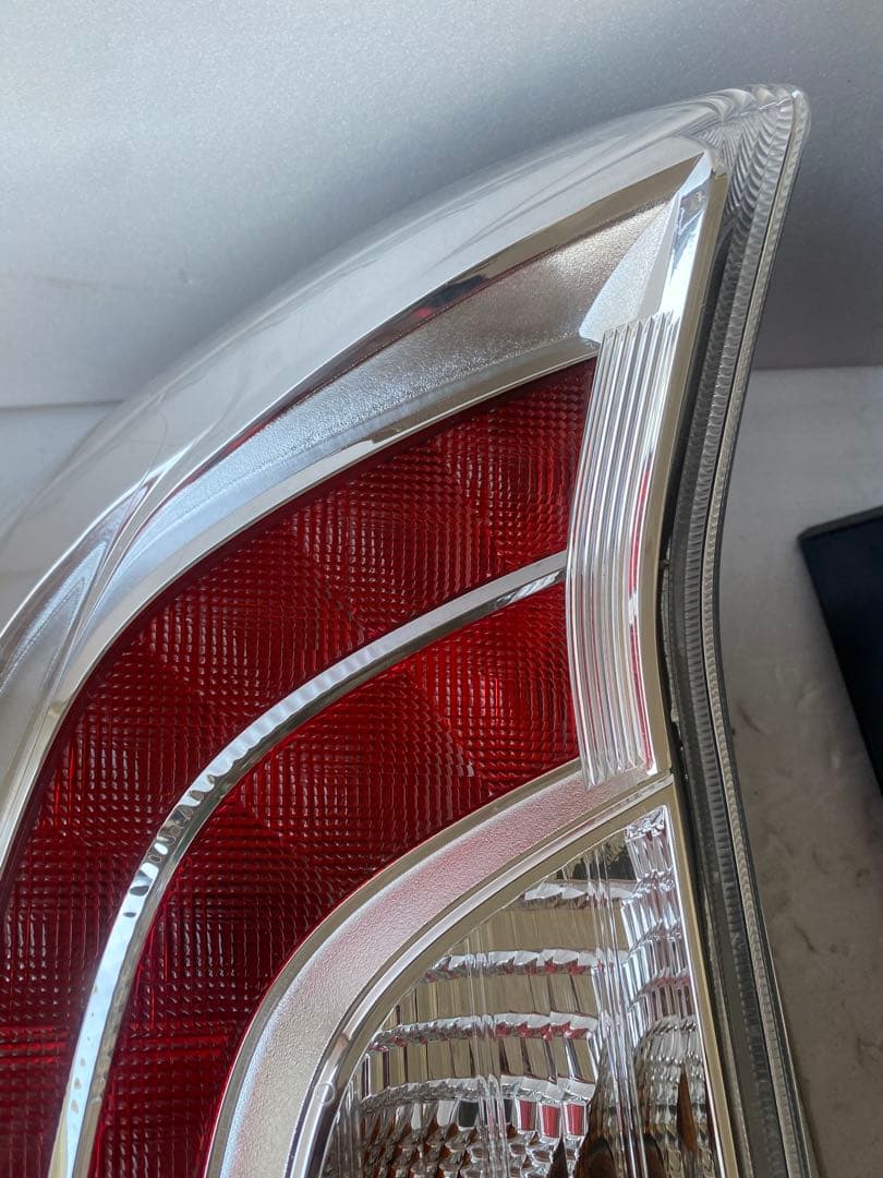 トヨタ プリウス 30系 後期 純正テールランプ 左右セット