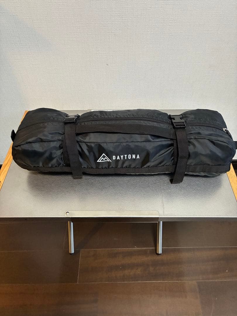 neGla MAEHIRO シェルター