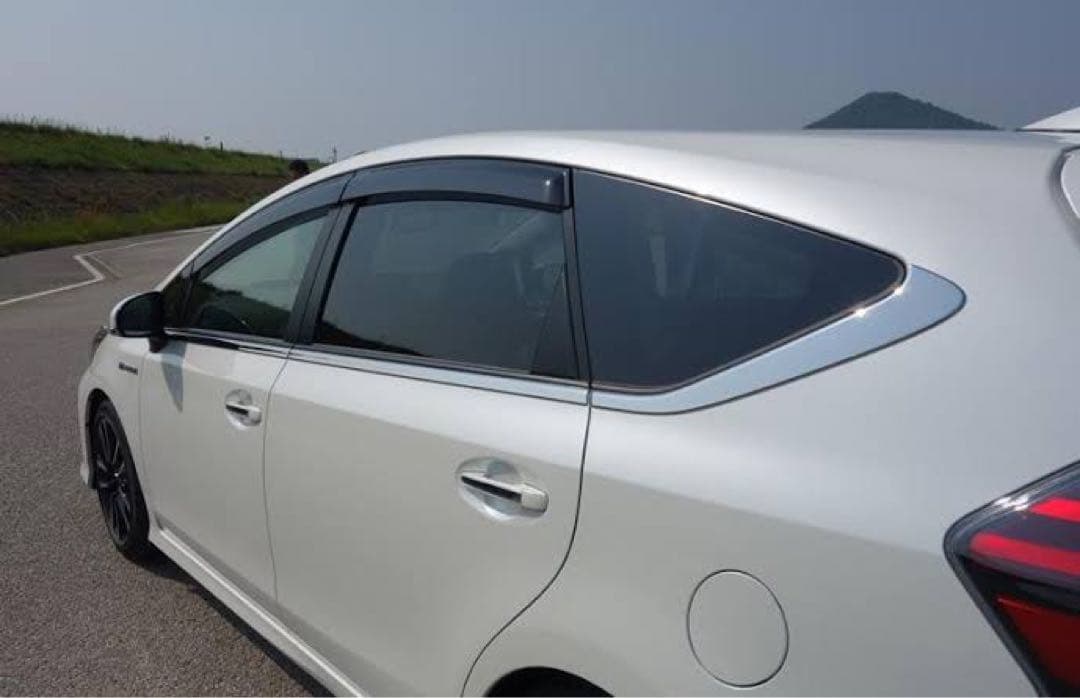 トヨタ プリウス α メッキパーツ