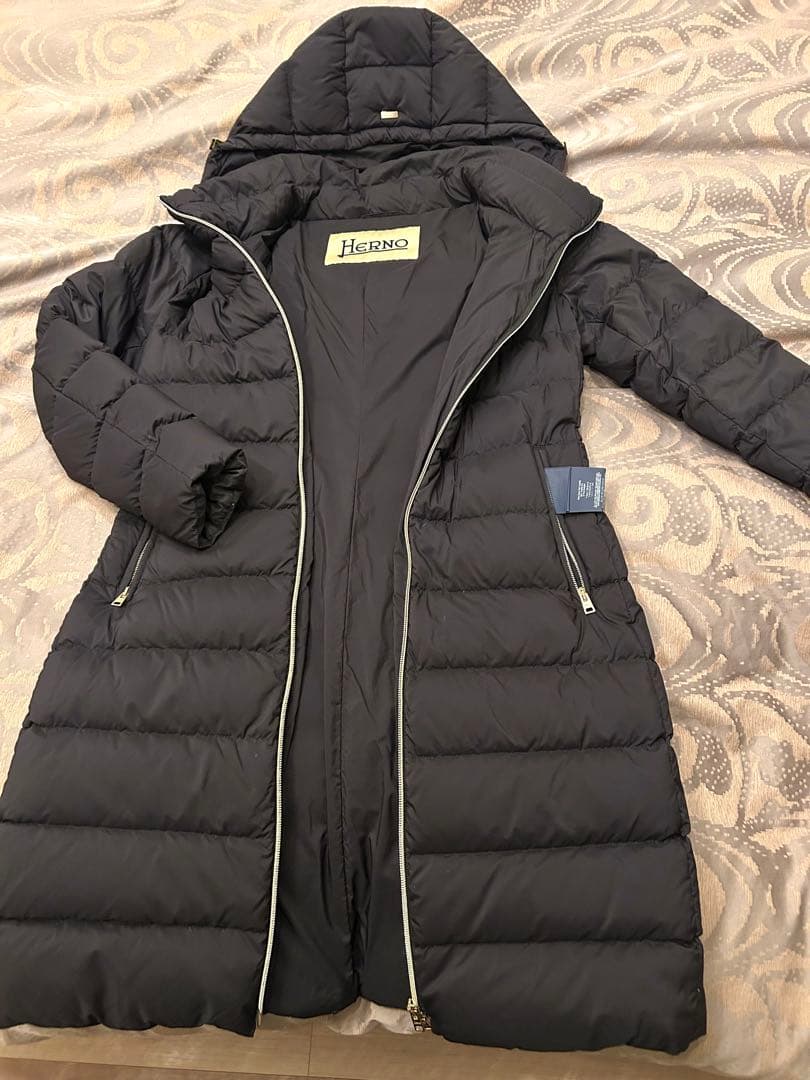 ★HERNO★ヘルノ★ブラック　ダウン★40サイズ