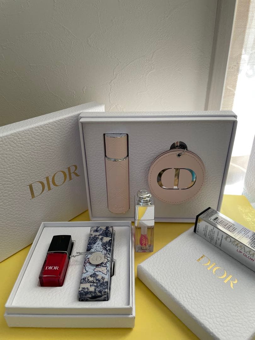 Dior バースデーギフト&アクディクトリップグロー＆トラベルスプレーセット