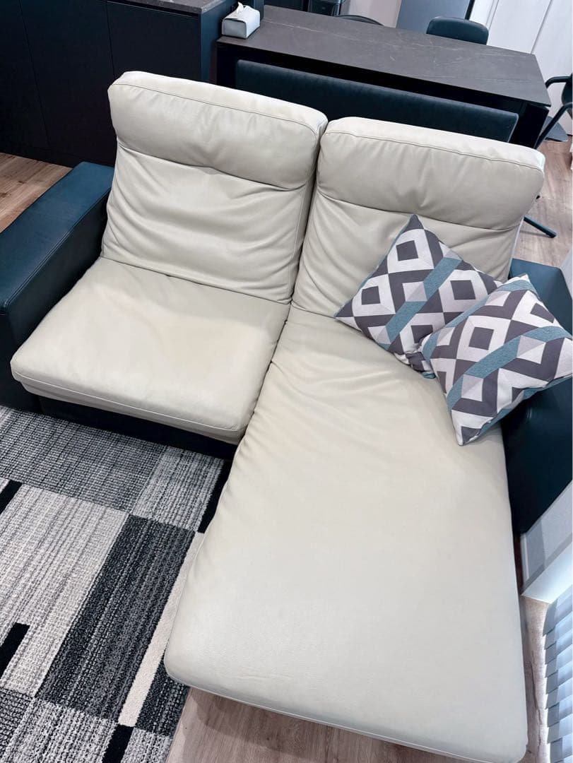 東京インテリア オーダー カウチ ソファー 黒白 シンプル おしゃれ 2人掛け