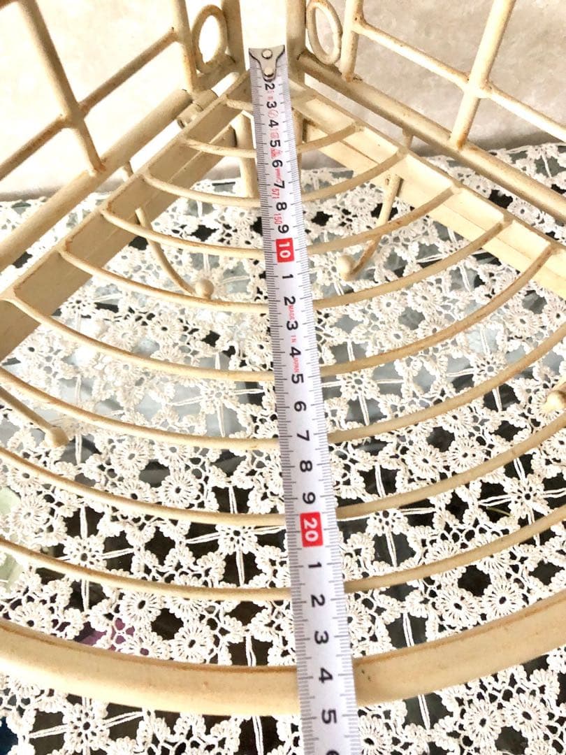 アンティーク風コーナーシェルフ　敷物付き