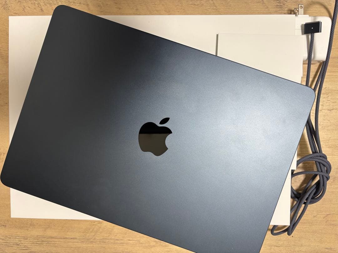 MacBook Air M3 メモリ8 G 256G 超極上　バッテリー100%