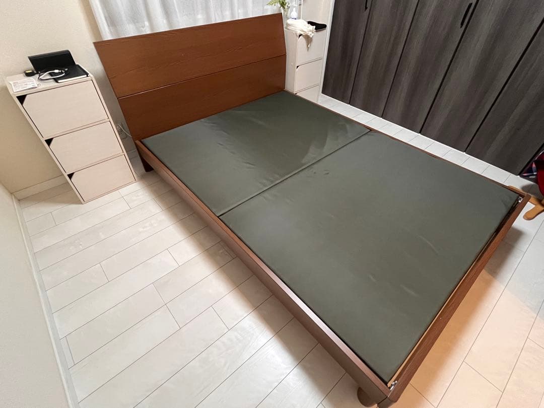 木製ダブルベッドフレーム [手渡しのみ]受け渡し場所：北小岩周辺です