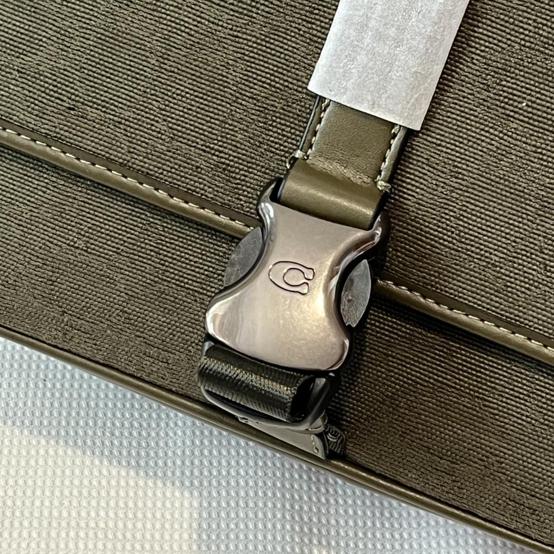 未使用 COACH CU041 メッセンジャーバッグ シグネチャー カーキ
