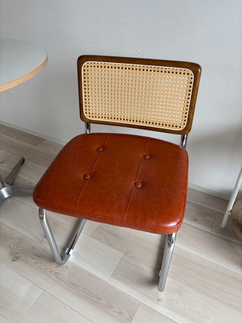 ダイニングチェア　ブラウン