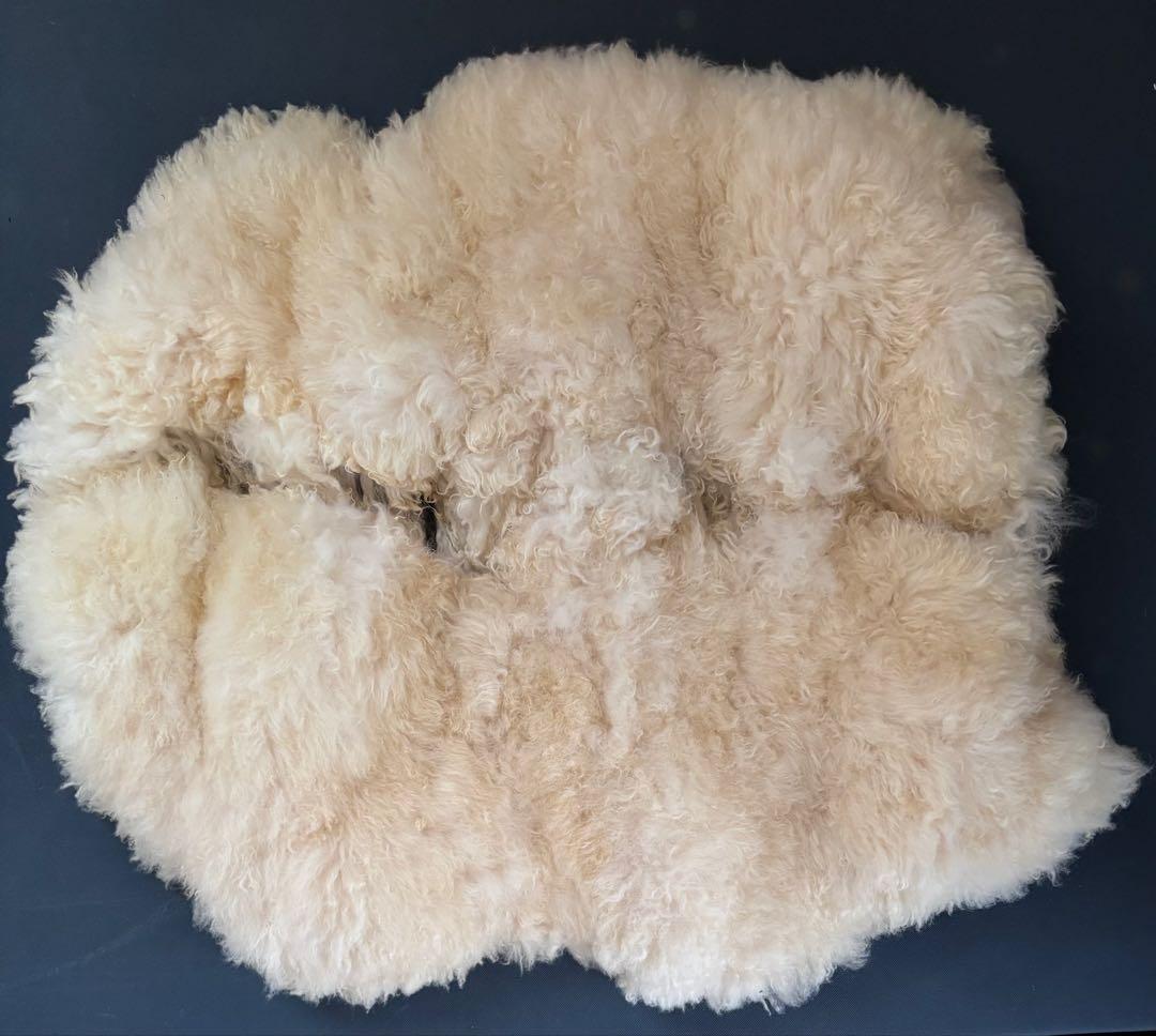 クリーム色 羊毛ラグ 約69cm x 約59cm