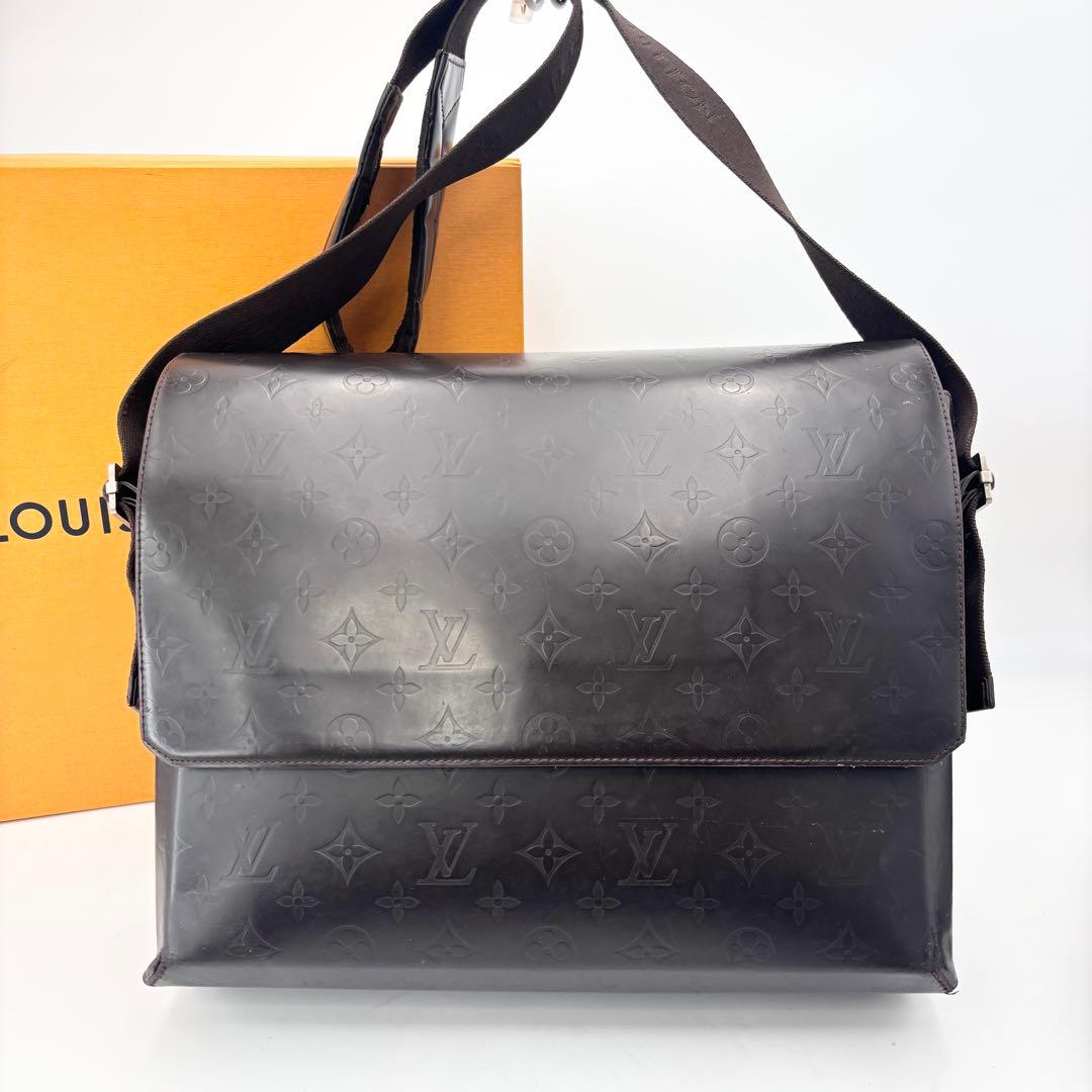 ルイヴィトン グラセ フォンジー ビジネスバッグ A4収納可　メッセンジャー