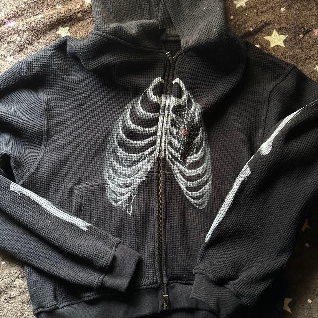 ノーリミットのジップパーカー