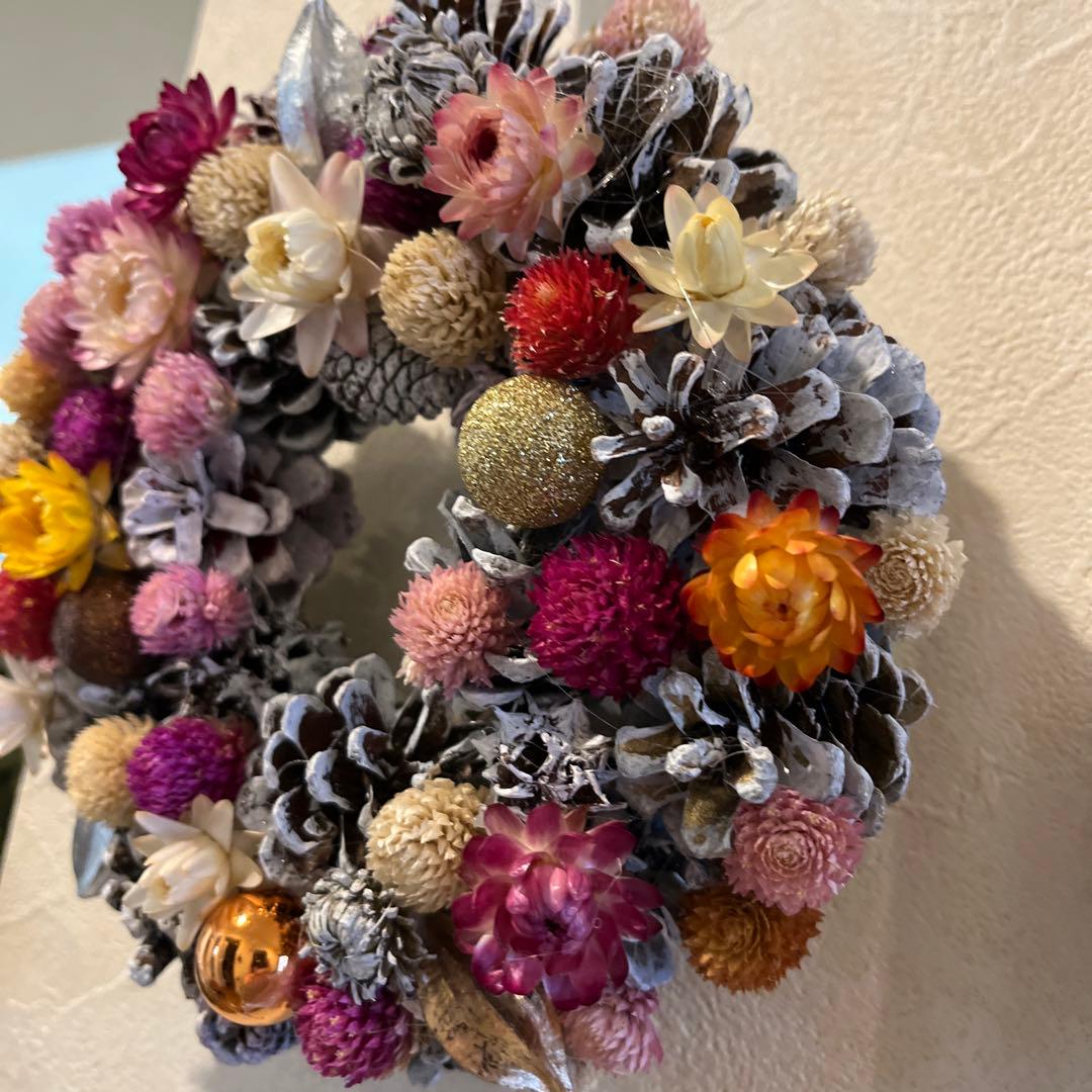 クリスマス松ぼっくり白ベース