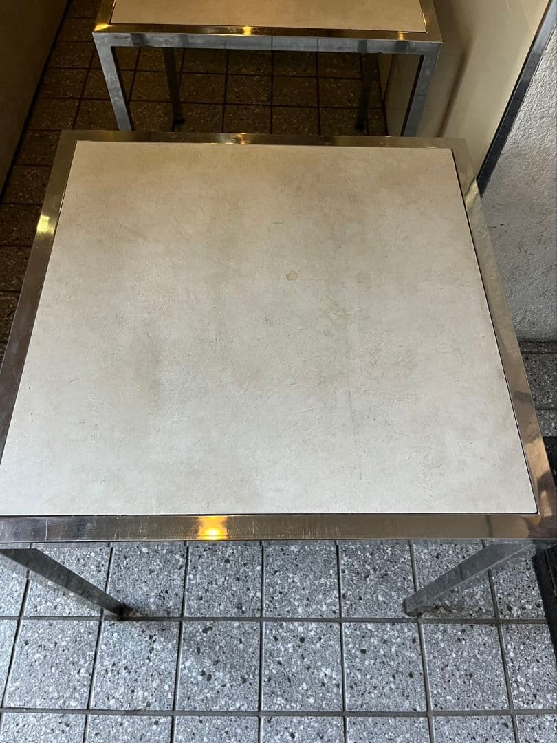 アングルフレームテーブル　1台