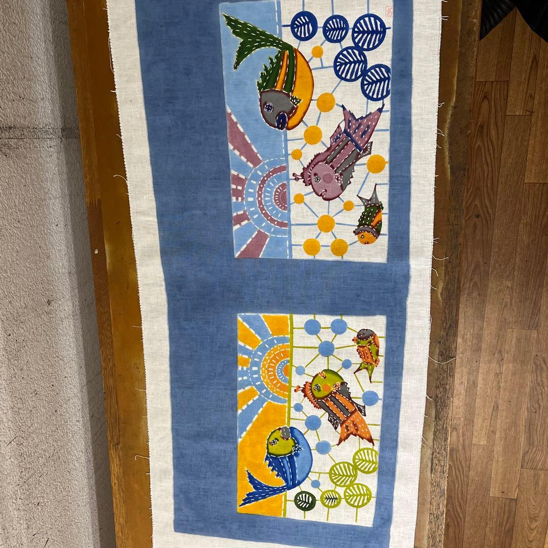 縦43 横105サイズの紅型横長のれん、他、鯉のぼりの代用や台に敷き物として可