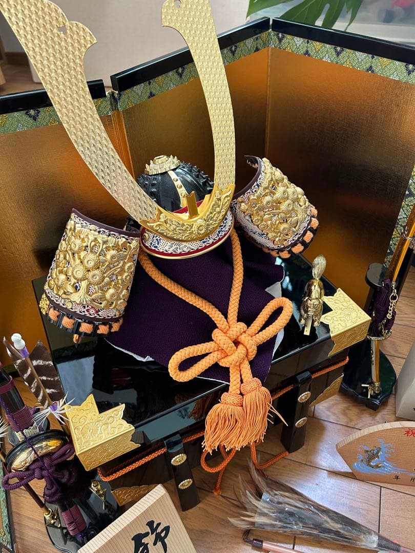 五月人形 武将の兜と鎧 御弓太刀飾り　伯峰作
