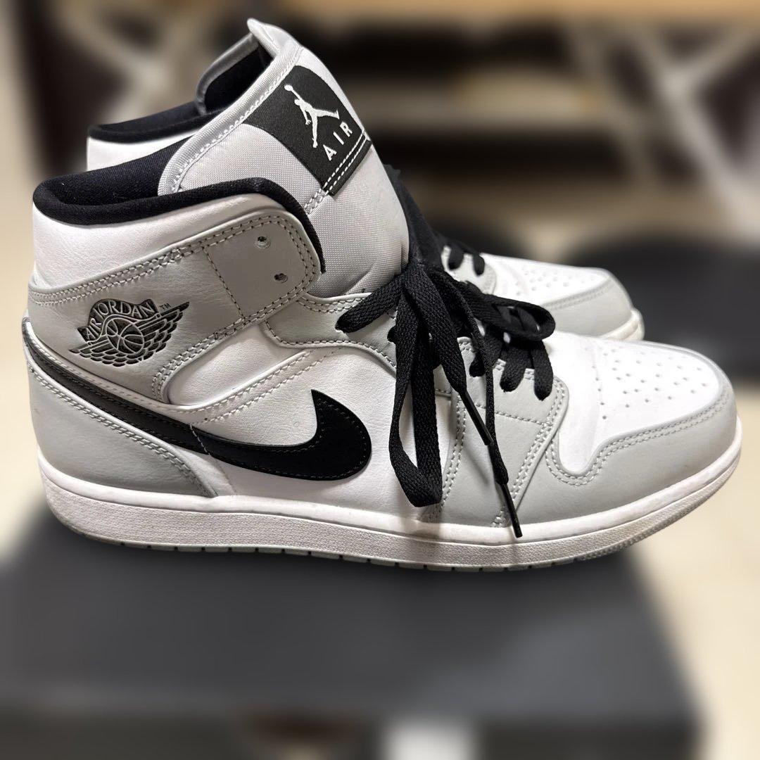 Nike Air Jordan 1 ホワイト/グレー/ブラック　箱付き