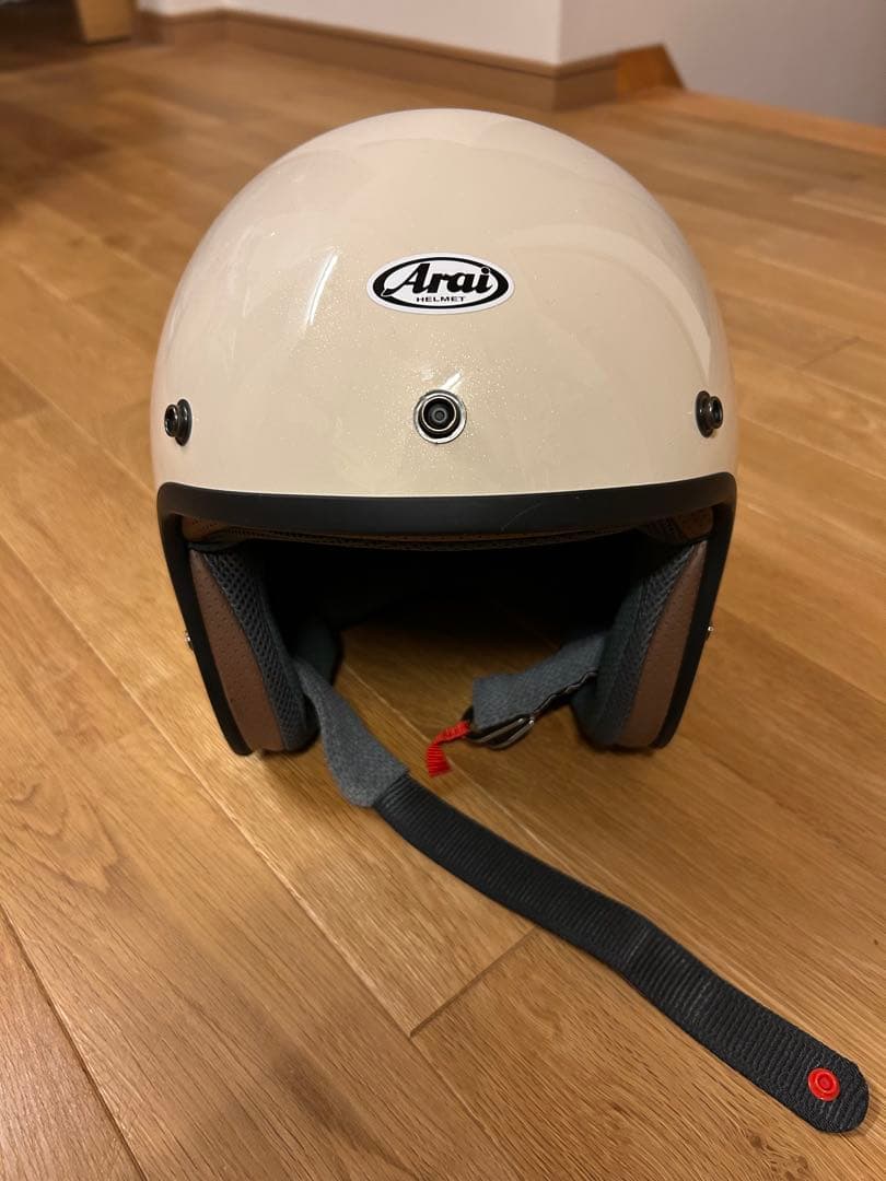 Arai Classic MOD ヘルメット クリーム色