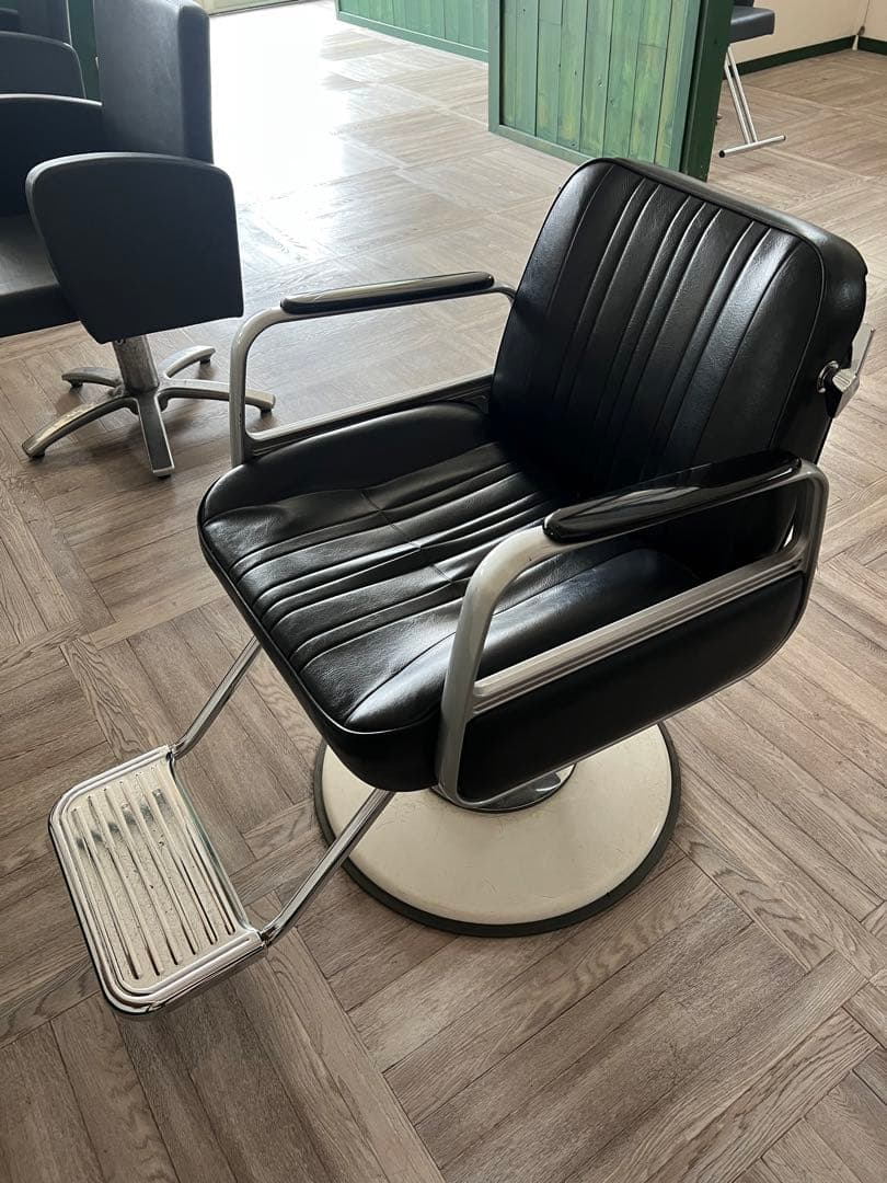 タカラベルモント　キャデラ　理美容椅子