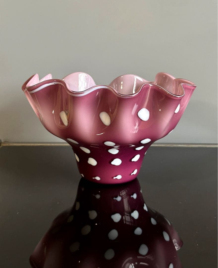 ミッドセンチュリー　フリル花瓶　ドット柄フラワーベース　水玉　レトロポップ