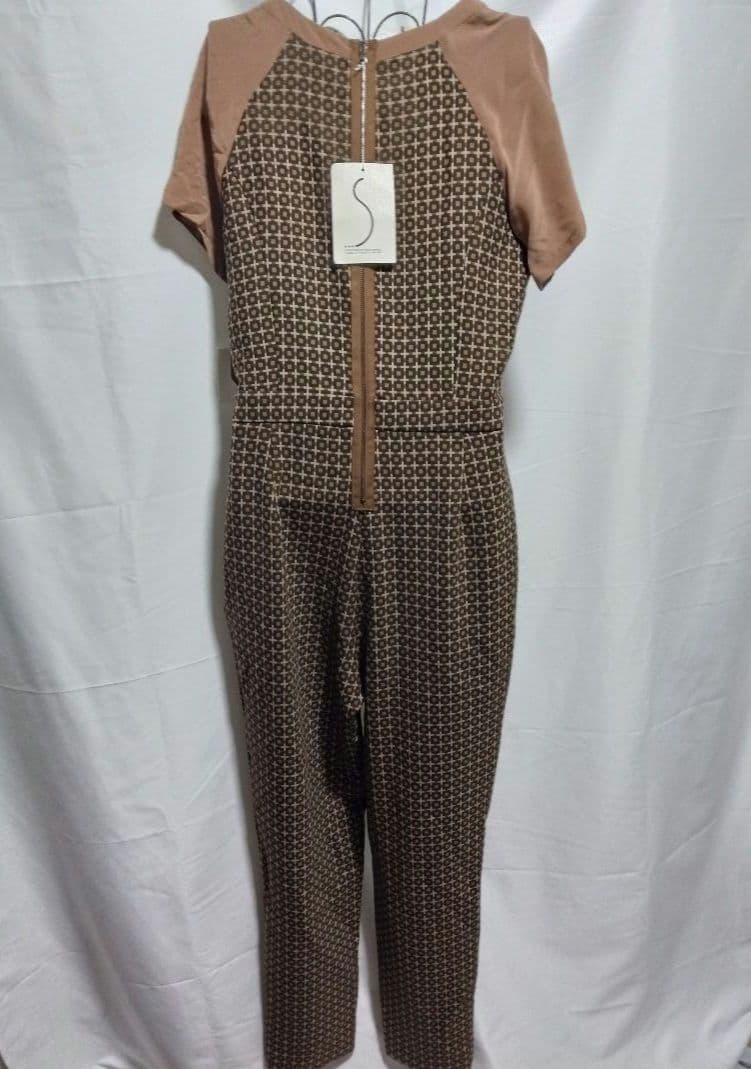 アクア未使用品に近いセンソユニコ　ALYSI 40 オールインワン　つなぎ