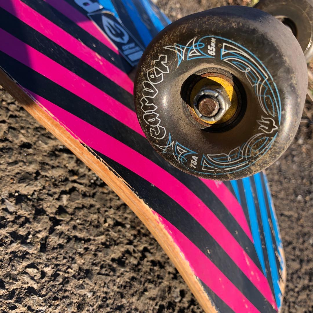 carverスケートボード U4モデル