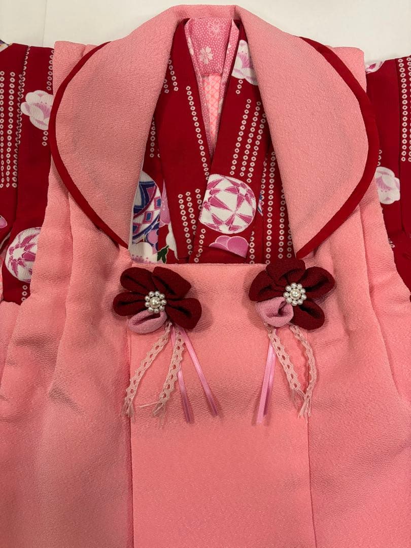 七五三　3歳女の子　着物・被布セット　赤とピンク　可愛い手鞠　桜　鹿子柄　新品