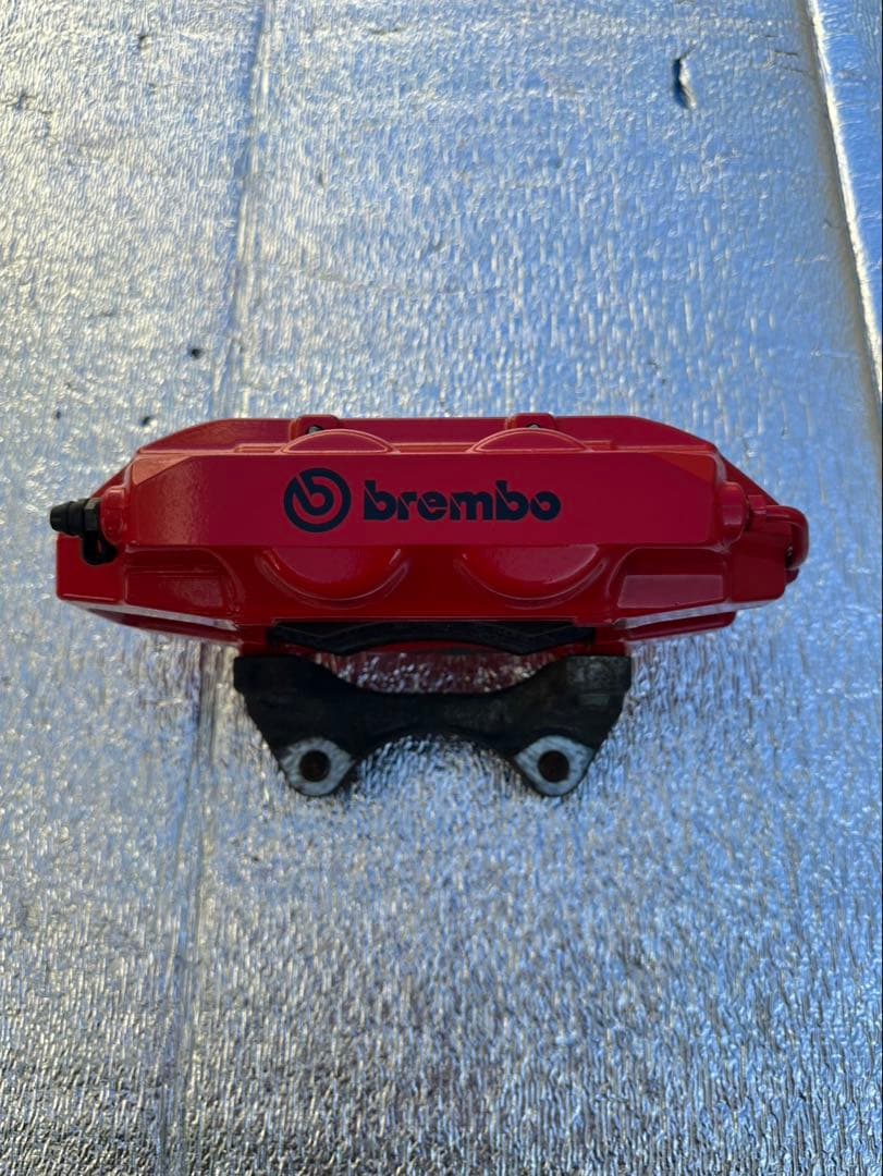アバルト595シリーズ3 最終型 ブレンボキャリパー ツーピースドリルドローター