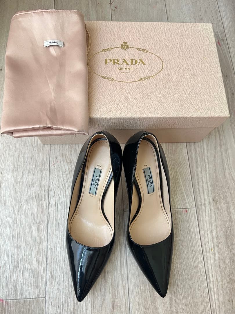 PRADA ブラック ポインテッドトゥ ハイヒール 36.5