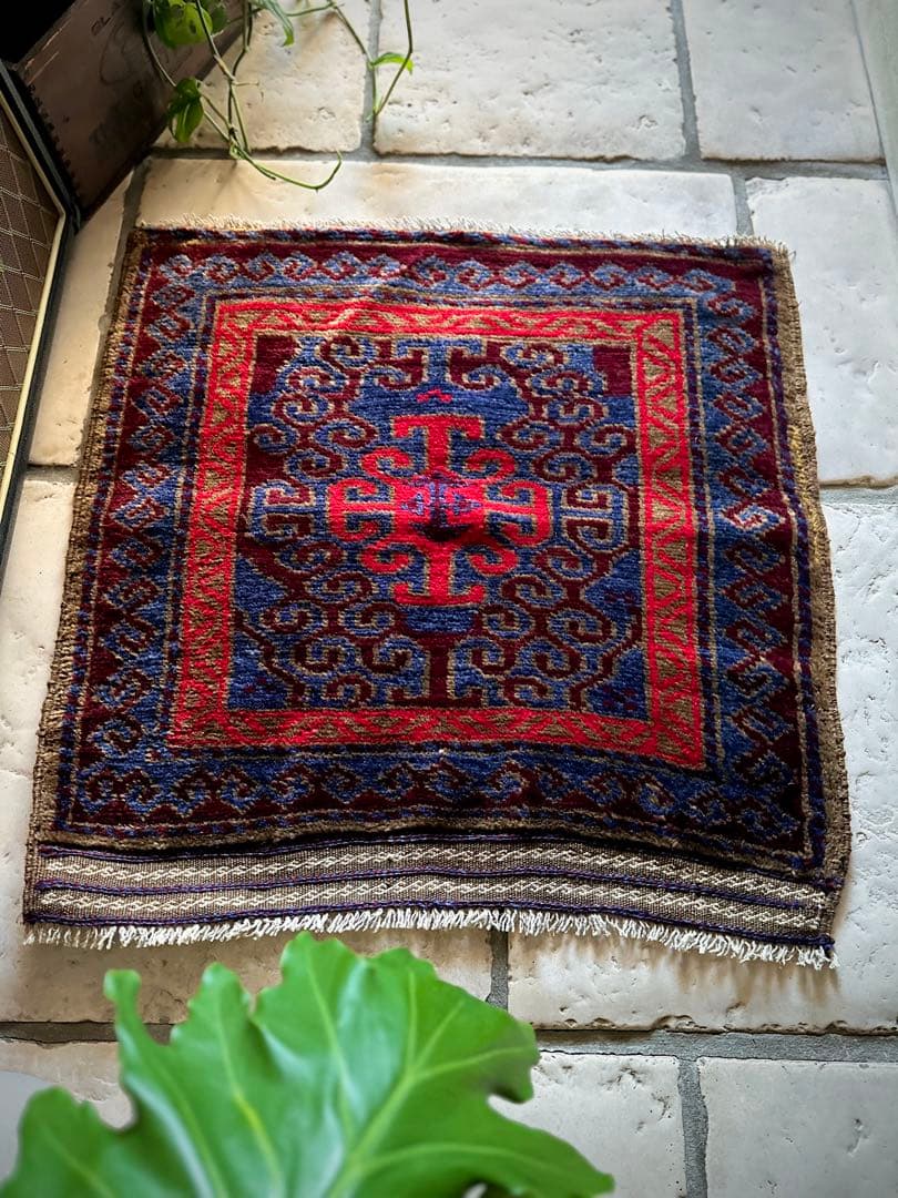 トライバルラグ　ヴィンテージラグ　バルーチ族　アフガン　ミニラグ　プリミティブ