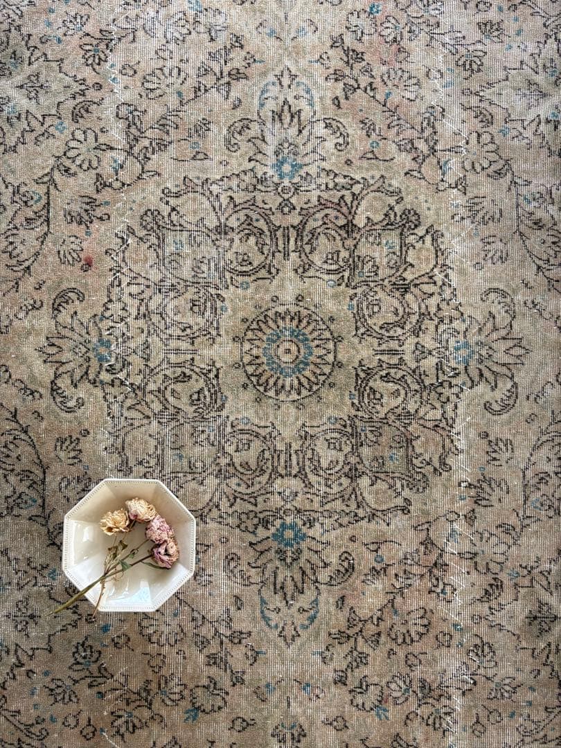ヴィンテージラグ　トルコ　ボタニカルメダリオン　ベージュオーバーダイ　アナトリア