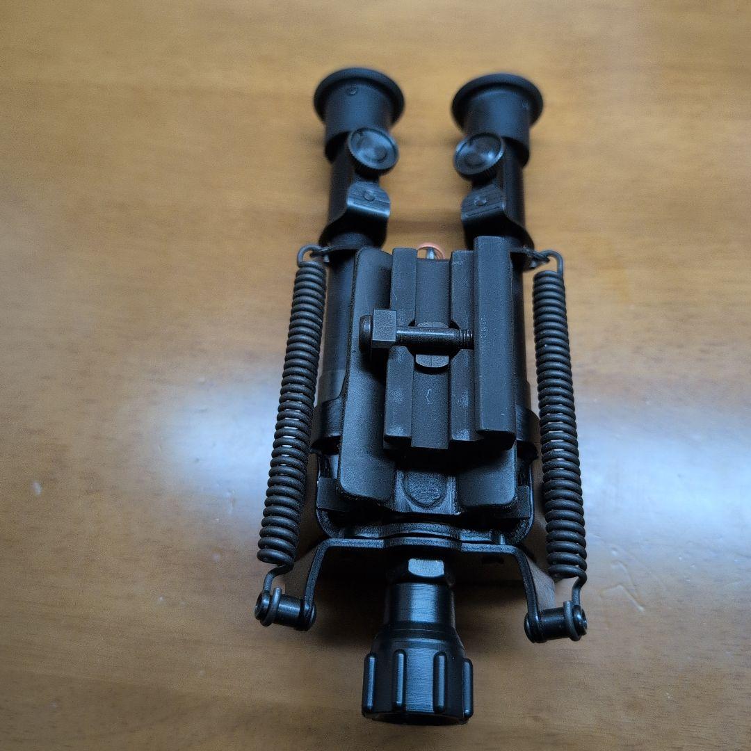 ハリスのスイングバイポッドとKACのバイポッドレールアダプターのセット